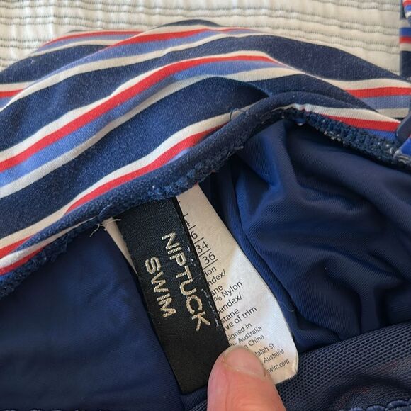 Nip tuck Striped One Piece Swimsuit, Size US 4 - Picture 5 of 9